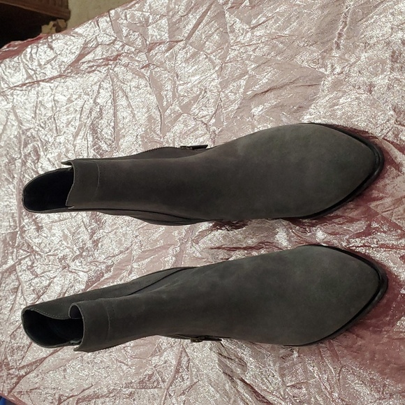 Cole Haan ankle boots size 8B - Picture 7 of 16